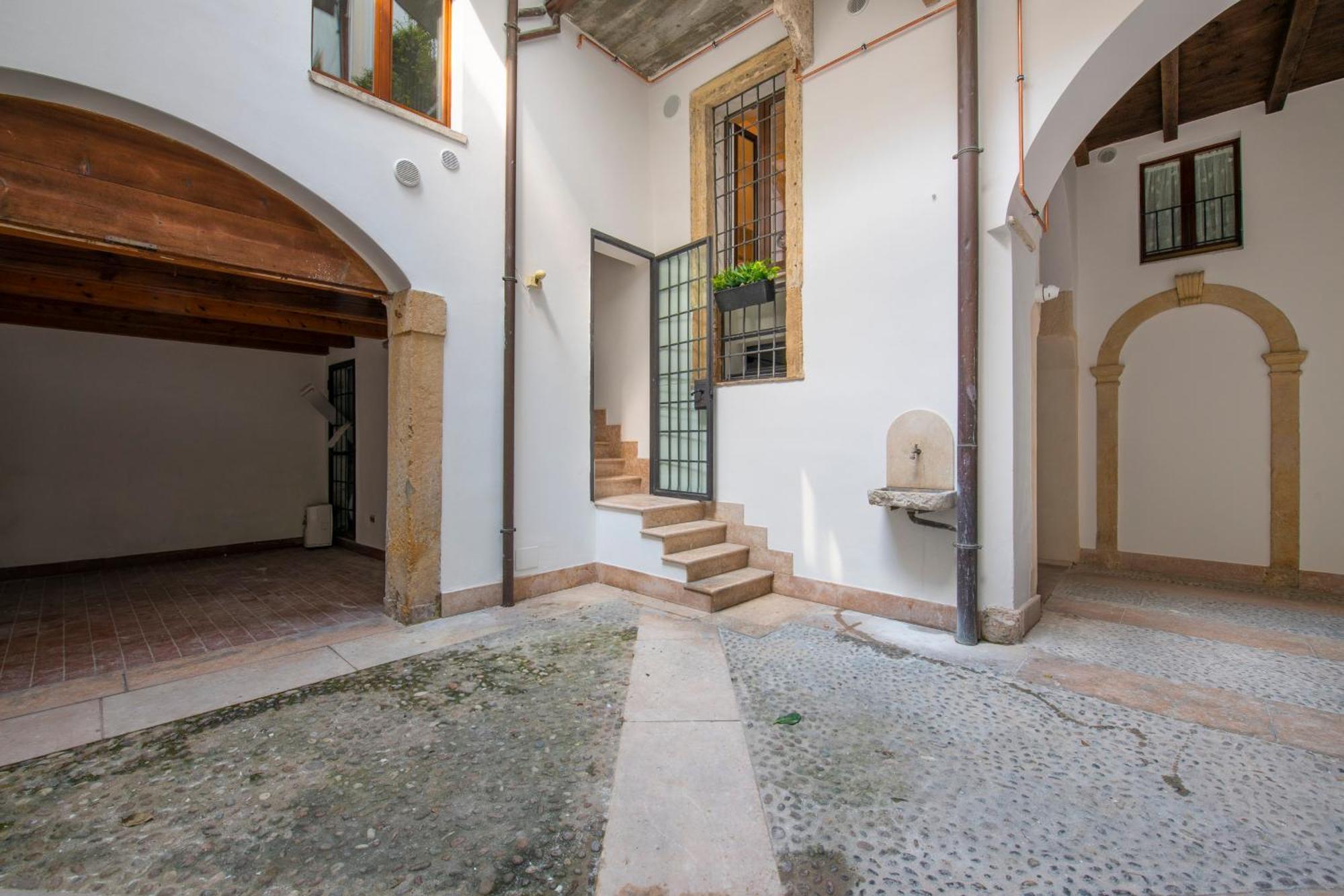 Borsarihouse Wifi & Smarttv Apartment Verona Exterior photo