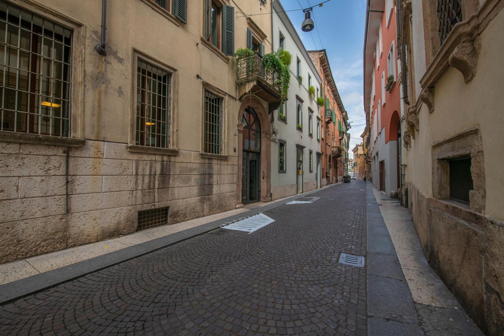 Borsarihouse Wifi & Smarttv Apartment Verona Exterior photo